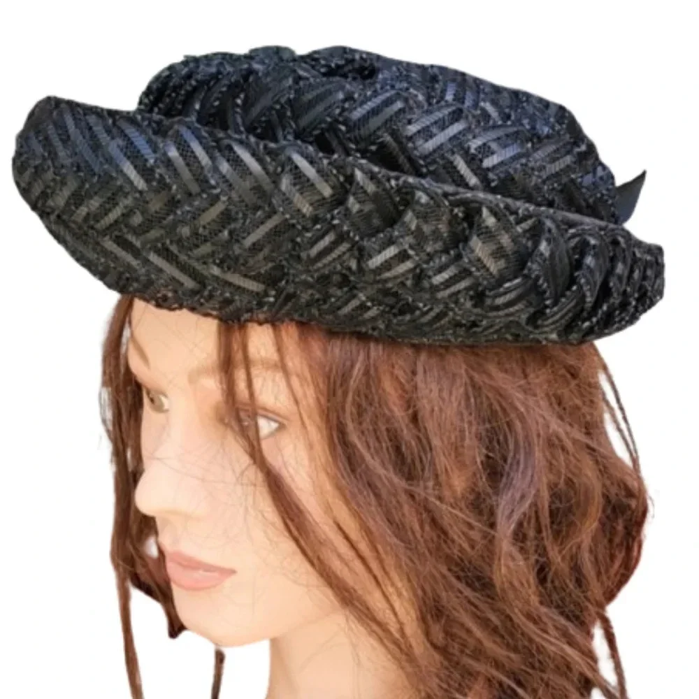 Vintage Black raffia semi Bowler hat‎